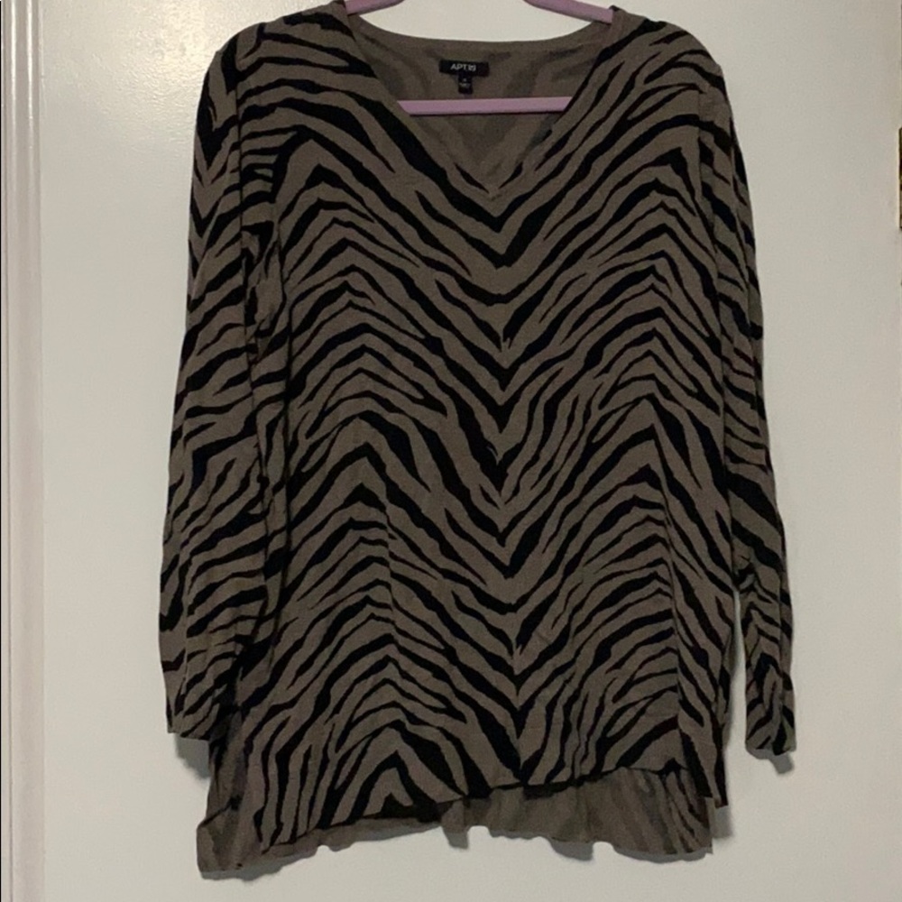 Apt 9 Top